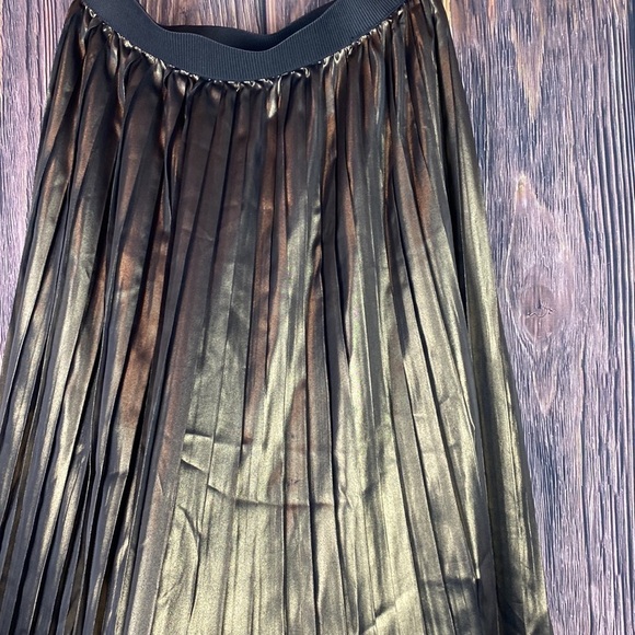 Helene Berman London Metallic Pleated Skirt- Size 16 - Picture 11 of 11